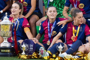 Huesca, İspanya - 7 Haziran 2025: Atletico Madrid ile FC Barcelona arasında oynanan Queen Kupası finali. Barselona kızları kazandı. Bayan futbolcular. FC Barcelona oyuncuları.