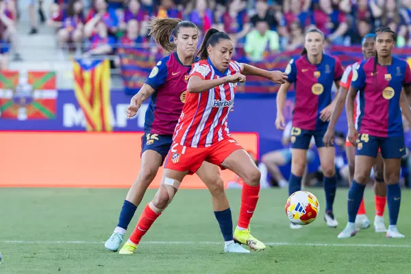 Huesca, İspanya - 7 Haziran 2025: Atletico Madrid ile FC Barcelona arasında oynanan Queen Kupası finali. Barselona kızları kazandı. Bayan futbolcular. FC Barcelona oyuncuları.