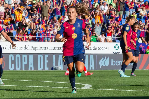 Huesca, İspanya - 7 Haziran 2025: Atletico Madrid ile FC Barcelona arasında oynanan Queen Kupası finali. Barselona kızları kazandı. Bayan futbolcular. FC Barcelona oyuncuları.