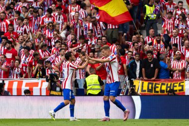 Madrid, İspanya - 27 Eylül 2025: Atletico Madrid ile Real Madrid arasındaki La Liga maçı İspanya 'nın başkentinde oynandı. Atletico Madrid oyuncuları. Futbol müsabakası. EA Spor Ligi.