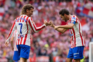 Madrid, İspanya - 27 Eylül 2025: Atletico Madrid ile Real Madrid arasındaki La Liga maçı İspanya 'nın başkentinde oynandı. Atletico Madrid oyuncuları. Futbol müsabakası. EA Spor Ligi.