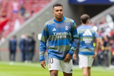 Madrid, İspanya - 27 Eylül 2025: Atletico Madrid ile Real Madrid arasındaki La Liga maçı İspanya 'nın başkentinde oynandı. Gerçek Madrid oyuncuları. Futbol müsabakası. EA Spor Ligi.