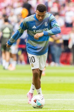 Madrid, İspanya - 27 Eylül 2025: Atletico Madrid ile Real Madrid arasındaki La Liga maçı İspanya 'nın başkentinde oynandı. Gerçek Madrid oyuncuları. Futbol müsabakası. EA Spor Ligi.