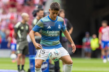 Madrid, İspanya - 27 Eylül 2025: Atletico Madrid ile Real Madrid arasındaki La Liga maçı İspanya 'nın başkentinde oynandı. Gerçek Madrid oyuncuları. Futbol müsabakası. EA Spor Ligi.