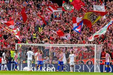 Madrid, İspanya - 27 Eylül 2025: Atletico Madrid ile Real Madrid arasındaki La Liga maçı İspanya 'nın başkentinde oynandı. Gerçek Madrid oyuncuları. Futbol müsabakası. EA Spor Ligi.