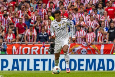 Madrid, İspanya - 27 Eylül 2025: Atletico Madrid ile Real Madrid arasındaki La Liga maçı İspanya 'nın başkentinde oynandı. Gerçek Madrid oyuncuları. Futbol müsabakası. EA Spor Ligi.