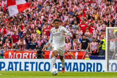 Madrid, İspanya - 27 Eylül 2025: Atletico Madrid ile Real Madrid arasındaki La Liga maçı İspanya 'nın başkentinde oynandı. Gerçek Madrid oyuncuları. Futbol müsabakası. EA Spor Ligi.