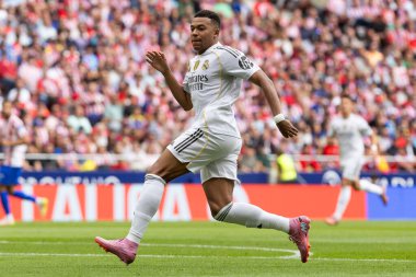 Madrid, İspanya - 27 Eylül 2025: Atletico Madrid ile Real Madrid arasındaki La Liga maçı İspanya 'nın başkentinde oynandı. Gerçek Madrid oyuncuları. Futbol müsabakası. EA Spor Ligi.