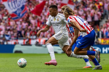 Madrid, İspanya - 27 Eylül 2025: Atletico Madrid ile Real Madrid arasındaki La Liga maçı İspanya 'nın başkentinde oynandı. Gerçek Madrid oyuncuları. Futbol müsabakası. EA Spor Ligi.