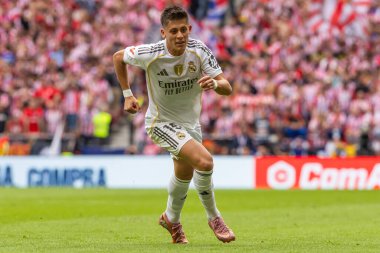 Madrid, İspanya - 27 Eylül 2025: Atletico Madrid ile Real Madrid arasındaki La Liga maçı İspanya 'nın başkentinde oynandı. Gerçek Madrid oyuncuları. Futbol müsabakası. EA Spor Ligi.