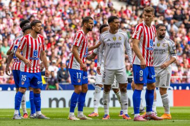 Madrid, İspanya - 27 Eylül 2025: Atletico Madrid ile Real Madrid arasındaki La Liga maçı İspanya 'nın başkentinde oynandı. Gerçek Madrid oyuncuları. Futbol müsabakası. EA Spor Ligi.
