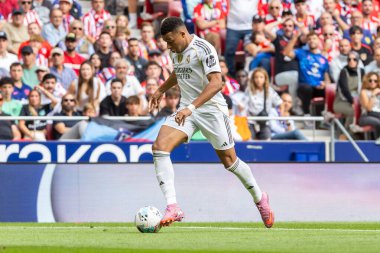 Madrid, İspanya - 27 Eylül 2025: Atletico Madrid ile Real Madrid arasındaki La Liga maçı İspanya 'nın başkentinde oynandı. Gerçek Madrid oyuncuları. Futbol müsabakası. EA Spor Ligi.