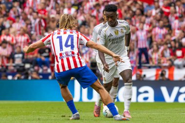 Madrid, İspanya - 27 Eylül 2025: Atletico Madrid ile Real Madrid arasındaki La Liga maçı İspanya 'nın başkentinde oynandı. Gerçek Madrid oyuncuları. Futbol müsabakası. EA Spor Ligi.