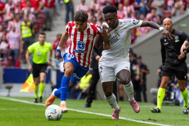 Madrid, İspanya - 27 Eylül 2025: Atletico Madrid ile Real Madrid arasındaki La Liga maçı İspanya 'nın başkentinde oynandı. Gerçek Madrid oyuncuları. Futbol müsabakası. EA Spor Ligi.