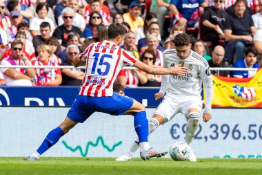 Madrid, İspanya - 27 Eylül 2025: Atletico Madrid ile Real Madrid arasındaki La Liga maçı İspanya 'nın başkentinde oynandı. Gerçek Madrid oyuncuları. Futbol müsabakası. EA Spor Ligi.