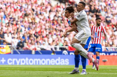 Madrid, İspanya - 27 Eylül 2025: Atletico Madrid ile Real Madrid arasındaki La Liga maçı İspanya 'nın başkentinde oynandı. Gerçek Madrid oyuncuları. Futbol müsabakası. EA Spor Ligi.