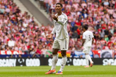 Madrid, İspanya - 27 Eylül 2025: Atletico Madrid ile Real Madrid arasındaki La Liga maçı İspanya 'nın başkentinde oynandı. Gerçek Madrid oyuncuları. Futbol müsabakası. EA Spor Ligi.