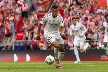 Madrid, İspanya - 27 Eylül 2025: Atletico Madrid ile Real Madrid arasındaki La Liga maçı İspanya 'nın başkentinde oynandı. Gerçek Madrid oyuncuları. Futbol müsabakası. EA Spor Ligi.