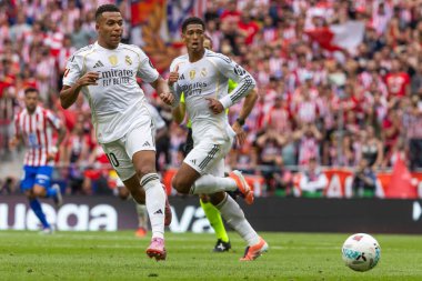 Madrid, İspanya - 27 Eylül 2025: Atletico Madrid ile Real Madrid arasındaki La Liga maçı İspanya 'nın başkentinde oynandı. Gerçek Madrid oyuncuları. Futbol müsabakası. EA Spor Ligi.