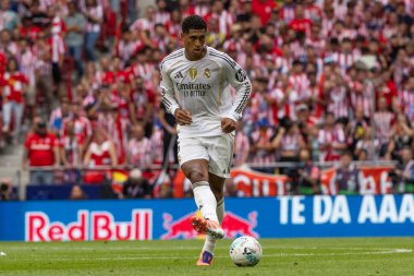 Madrid, İspanya - 27 Eylül 2025: Atletico Madrid ile Real Madrid arasındaki La Liga maçı İspanya 'nın başkentinde oynandı. Gerçek Madrid oyuncuları. Futbol müsabakası. EA Spor Ligi.