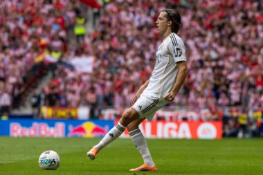 Madrid, İspanya - 27 Eylül 2025: Atletico Madrid ile Real Madrid arasındaki La Liga maçı İspanya 'nın başkentinde oynandı. Gerçek Madrid oyuncuları. Futbol müsabakası. EA Spor Ligi.