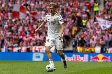 Madrid, İspanya - 27 Eylül 2025: Atletico Madrid ile Real Madrid arasındaki La Liga maçı İspanya 'nın başkentinde oynandı. Gerçek Madrid oyuncuları. Futbol müsabakası. EA Spor Ligi.