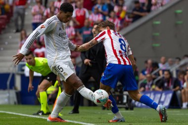 Madrid, İspanya - 27 Eylül 2025: Atletico Madrid ile Real Madrid arasındaki La Liga maçı İspanya 'nın başkentinde oynandı. Gerçek Madrid oyuncuları. Futbol müsabakası. EA Spor Ligi.