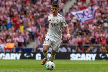 Madrid, İspanya - 27 Eylül 2025: Atletico Madrid ile Real Madrid arasındaki La Liga maçı İspanya 'nın başkentinde oynandı. Gerçek Madrid oyuncuları. Futbol müsabakası. EA Spor Ligi.