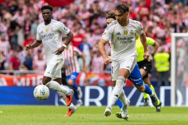 Madrid, İspanya - 27 Eylül 2025: Atletico Madrid ile Real Madrid arasındaki La Liga maçı İspanya 'nın başkentinde oynandı. Gerçek Madrid oyuncuları. Futbol müsabakası. EA Spor Ligi.