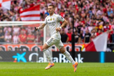 Madrid, İspanya - 27 Eylül 2025: Atletico Madrid ile Real Madrid arasındaki La Liga maçı İspanya 'nın başkentinde oynandı. Gerçek Madrid oyuncuları. Futbol müsabakası. EA Spor Ligi.