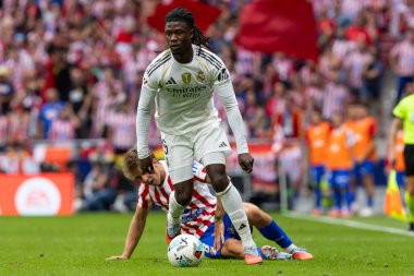 Madrid, İspanya - 27 Eylül 2025: Atletico Madrid ile Real Madrid arasındaki La Liga maçı İspanya 'nın başkentinde oynandı. Gerçek Madrid oyuncuları. Futbol müsabakası. EA Spor Ligi.