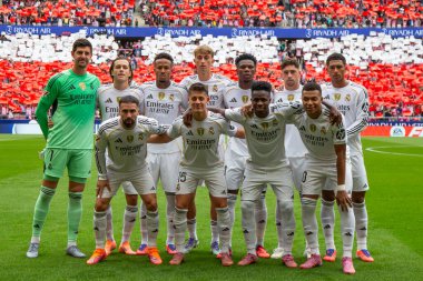 Madrid, İspanya - 27 Eylül 2025: Atletico Madrid ile Real Madrid arasındaki La Liga maçı İspanya 'nın başkentinde oynandı. Gerçek Madrid oyuncuları. Futbol müsabakası. EA Spor Ligi.