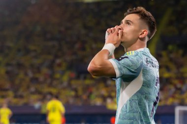 Villarreal, İspanya - 1 Ekim 2025: Villarreal FC ve Juventus Torino arasında Şampiyonlar Ligi maçı. Maç sırasında Juventus Torino oyuncuları. Yaşlı bayan..