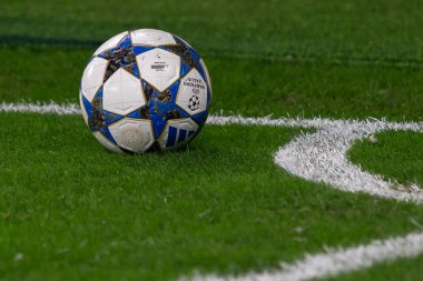 Villarreal, İspanya - 1 Ekim 2025: Villarreal FC ve Juventus Torino arasında Şampiyonlar Ligi maçı. Maç sırasında Juventus Torino oyuncuları. Yaşlı bayan..