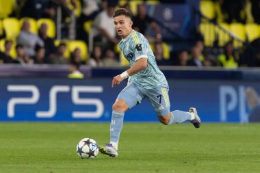 Villarreal, İspanya - 1 Ekim 2025: Villarreal FC ve Juventus Torino arasında Şampiyonlar Ligi maçı. Maç sırasında Juventus Torino oyuncuları. Yaşlı bayan..