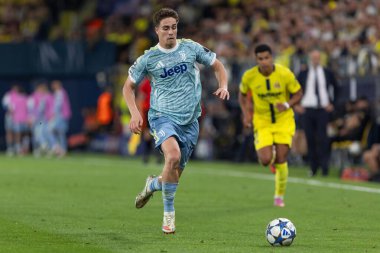 Villarreal, İspanya - 1 Ekim 2025: Villarreal FC ve Juventus Torino arasında Şampiyonlar Ligi maçı. Maç sırasında Juventus Torino oyuncuları. Yaşlı bayan..