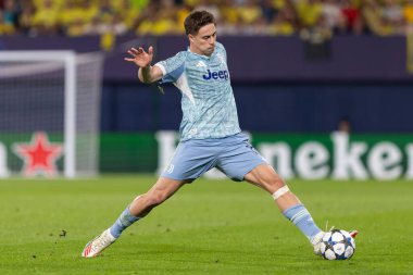 Villarreal, İspanya - 1 Ekim 2025: Villarreal FC ve Juventus Torino arasında Şampiyonlar Ligi maçı. Maç sırasında Juventus Torino oyuncuları. Yaşlı bayan..