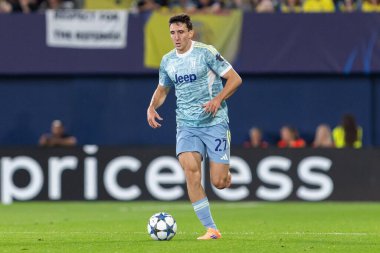 Villarreal, İspanya - 1 Ekim 2025: Villarreal FC ve Juventus Torino arasında Şampiyonlar Ligi maçı. Maç sırasında Juventus Torino oyuncuları. Yaşlı bayan..