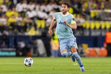 Villarreal, İspanya - 1 Ekim 2025: Villarreal FC ve Juventus Torino arasında Şampiyonlar Ligi maçı. Maç sırasında Juventus Torino oyuncuları. Yaşlı bayan..