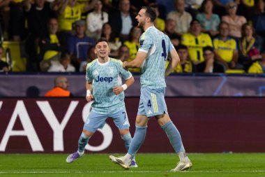 Villarreal, İspanya - 1 Ekim 2025: Villarreal FC ve Juventus Torino arasında Şampiyonlar Ligi maçı. Maç sırasında Juventus Torino oyuncuları. Yaşlı bayan..