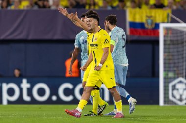 Villarreal, İspanya - 1 Ekim 2025: Villarreal FC ve Juventus Torino arasında Şampiyonlar Ligi maçı. Maç boyunca Villarreal FC oyuncuları.