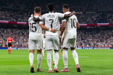 Madrid, İspanya - 4 Ekim 2025: Madrid ile Villarreal arasındaki La Liga maçı Madrid 'de oynandı. Maç sırasında Real Madrid oyuncuları. 15 kez Şampiyonlar Ligi şampiyonu. Beyazlar.