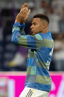 Madrid, İspanya - 4 Ekim 2025: Madrid ile Villarreal arasındaki La Liga maçı Madrid 'de oynandı. Maç sırasında Real Madrid oyuncuları. 15 kez Şampiyonlar Ligi şampiyonu. Beyazlar.