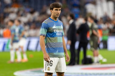 Madrid, İspanya - 4 Ekim 2025: Madrid ile Villarreal arasındaki La Liga maçı Madrid 'de oynandı. Maç sırasında Real Madrid oyuncuları. 15 kez Şampiyonlar Ligi şampiyonu. Beyazlar.