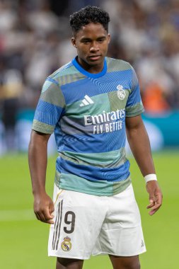 Madrid, İspanya - 4 Ekim 2025: Madrid ile Villarreal arasındaki La Liga maçı Madrid 'de oynandı. Maç sırasında Real Madrid oyuncuları. 15 kez Şampiyonlar Ligi şampiyonu. Beyazlar.