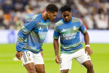 Madrid, İspanya - 4 Ekim 2025: Madrid ile Villarreal arasındaki La Liga maçı Madrid 'de oynandı. Maç sırasında Real Madrid oyuncuları. 15 kez Şampiyonlar Ligi şampiyonu. Beyazlar.