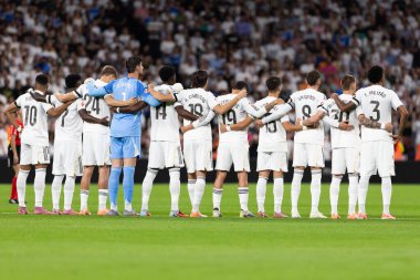Madrid, İspanya - 4 Ekim 2025: Madrid ile Villarreal arasındaki La Liga maçı Madrid 'de oynandı. Maç sırasında Real Madrid oyuncuları. 15 kez Şampiyonlar Ligi şampiyonu. Beyazlar.