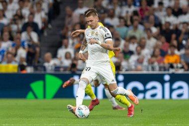 Madrid, İspanya - 4 Ekim 2025: Madrid ile Villarreal arasındaki La Liga maçı Madrid 'de oynandı. Maç sırasında Real Madrid oyuncuları. 15 kez Şampiyonlar Ligi şampiyonu. Beyazlar.