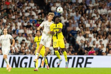 Madrid, İspanya - 4 Ekim 2025: Madrid ile Villarreal arasındaki La Liga maçı Madrid 'de oynandı. Maç sırasında Real Madrid oyuncuları. 15 kez Şampiyonlar Ligi şampiyonu. Beyazlar.