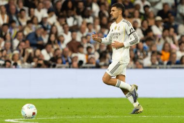 Madrid, İspanya - 4 Ekim 2025: Madrid ile Villarreal arasındaki La Liga maçı Madrid 'de oynandı. Maç sırasında Real Madrid oyuncuları. 15 kez Şampiyonlar Ligi şampiyonu. Beyazlar.